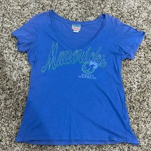 Women’s Dallas Mavericks Vintage V-neck Blue T-Shirt - Size Large